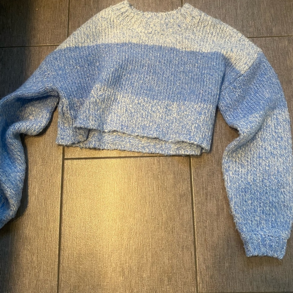Light blue cropped sweater